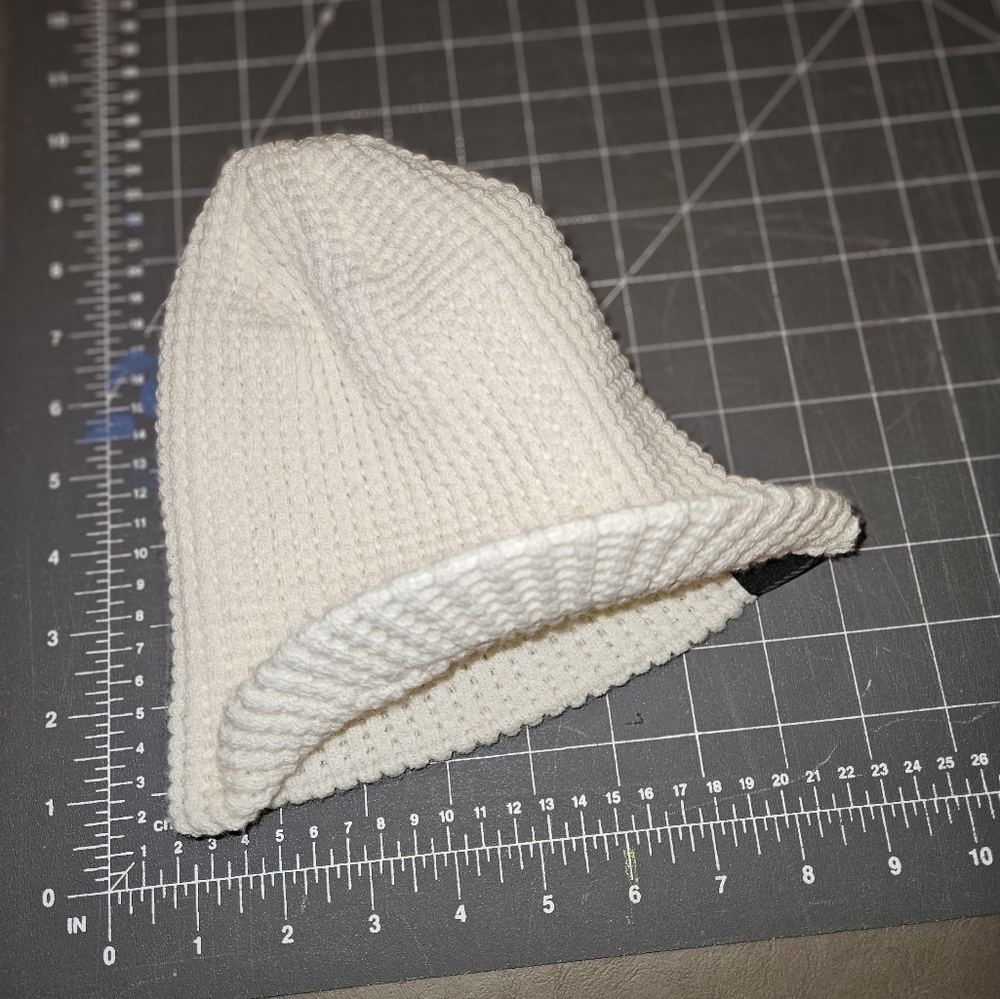 Dakine beanie with visor